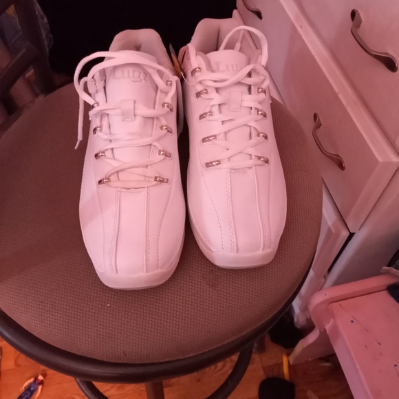 New - Picture 3 of 4